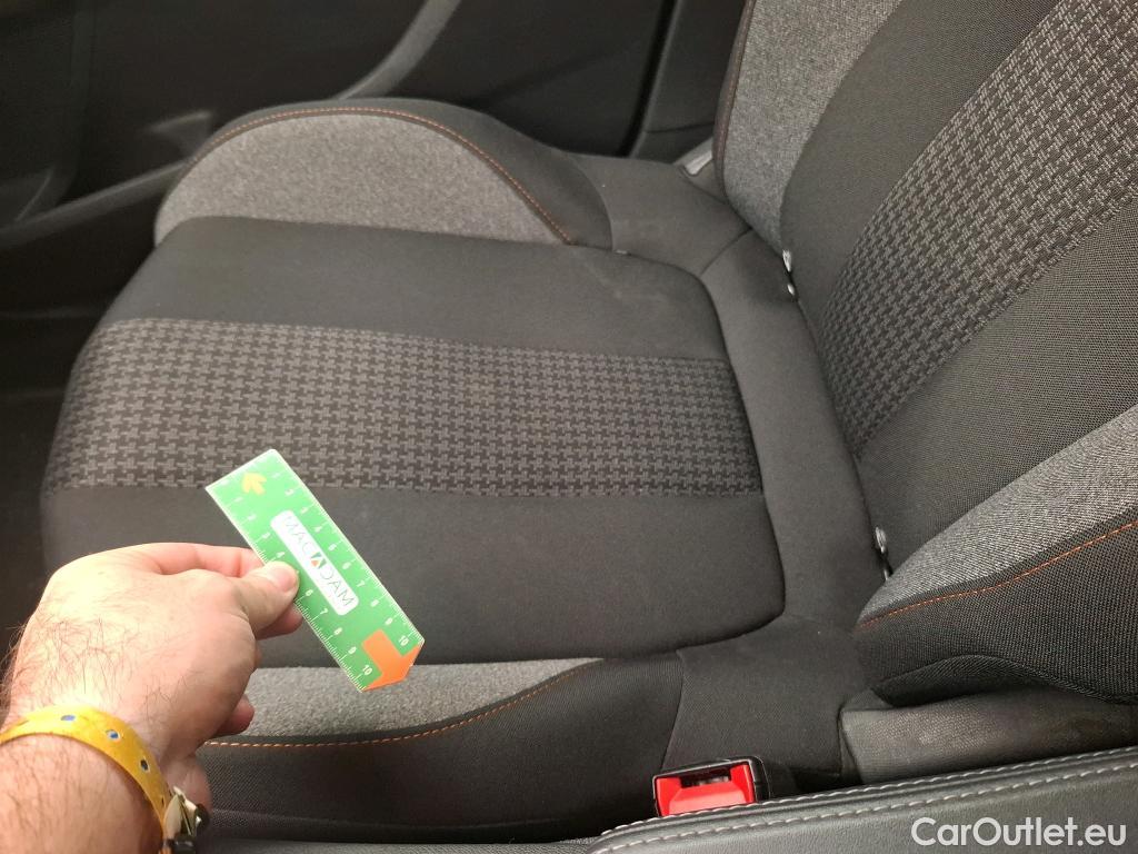 Peugeot  3008  Active Pack 1.5 HDi 130CV BVA8 E6d #18