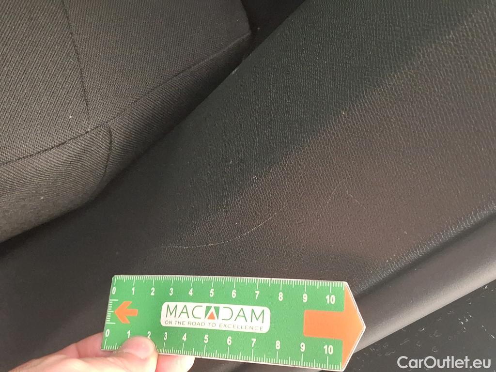 Peugeot  3008  Active Pack 1.5 HDi 130CV BVA8 E6d #4