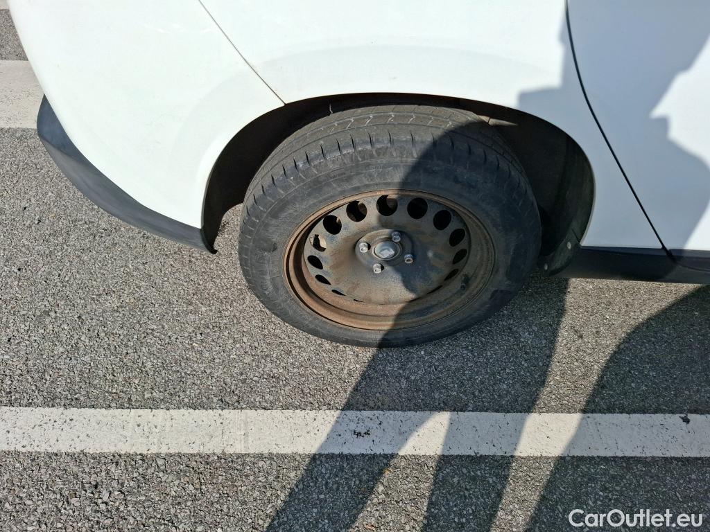  Peugeot  2008 PEUGEOT  / 2016 / 5P / Crossover Puretech 82 S&S €6.c ACTIVE #9