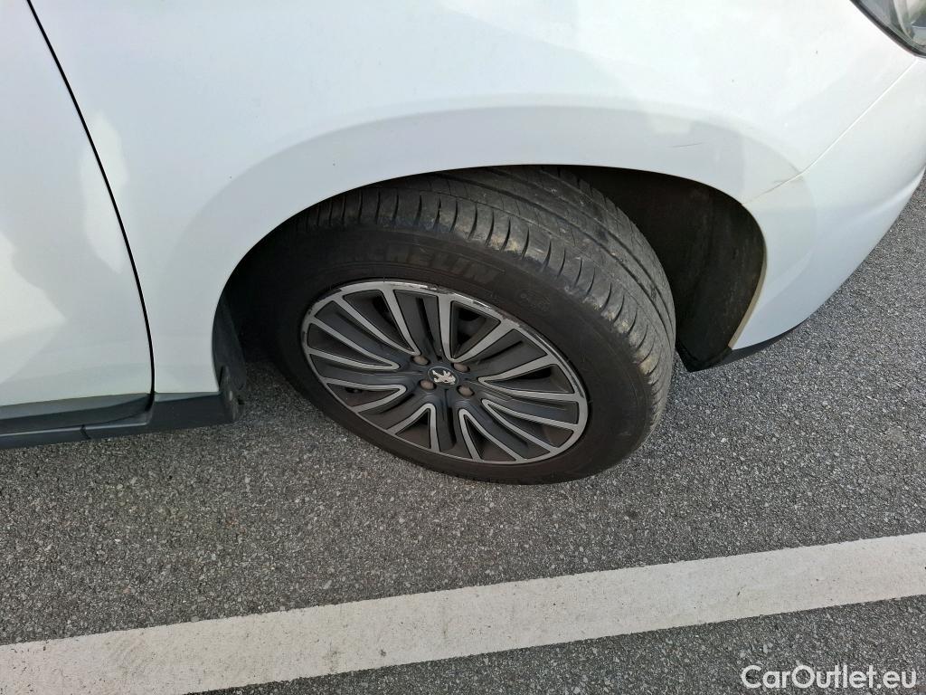  Peugeot  2008 PEUGEOT  / 2016 / 5P / Crossover Puretech 82 S&S €6.c ACTIVE #6