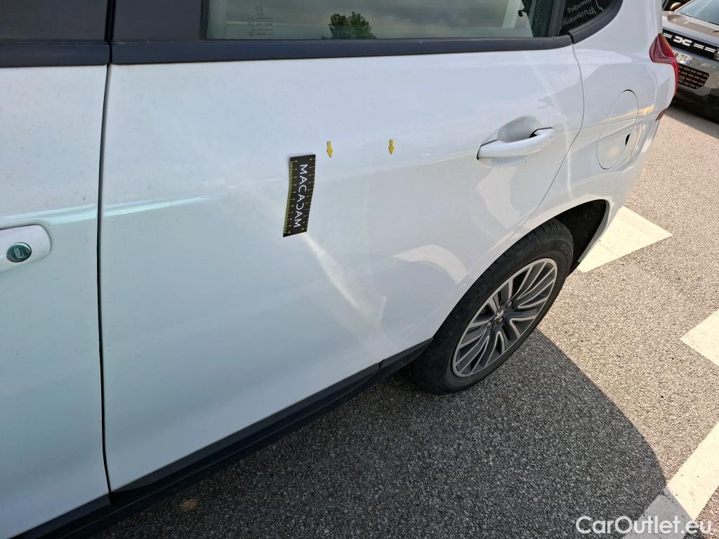  Peugeot  2008 PEUGEOT  / 2016 / 5P / Crossover Puretech 82 S&S €6.c ACTIVE #1