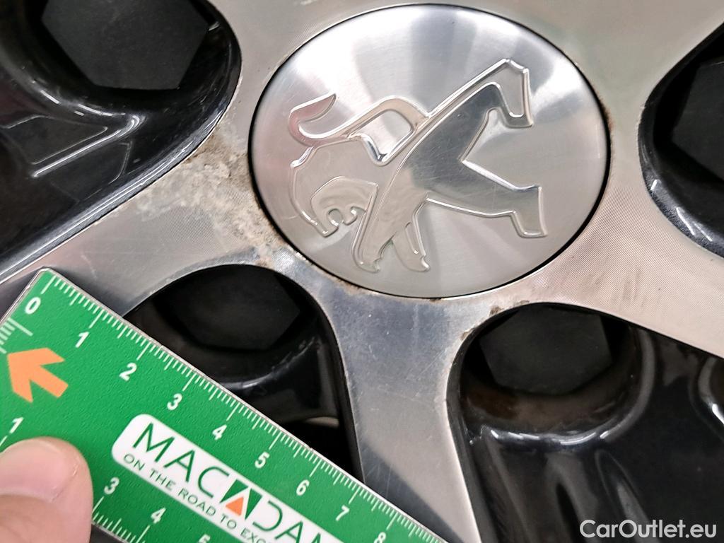 Peugeot  3008  Allure Business 1.5 HDi 130CV BVM6 E6d #9