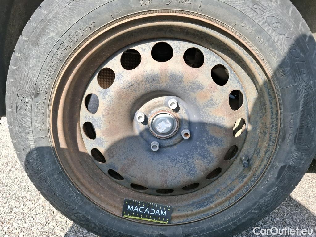  Peugeot  2008 PEUGEOT  / 2016 / 5P / Crossover Puretech 82 S&S €6.c ACTIVE #10