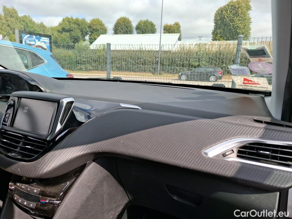  Peugeot  2008 PEUGEOT  / 2016 / 5P / Crossover Puretech 82 S&S €6.c ACTIVE #13