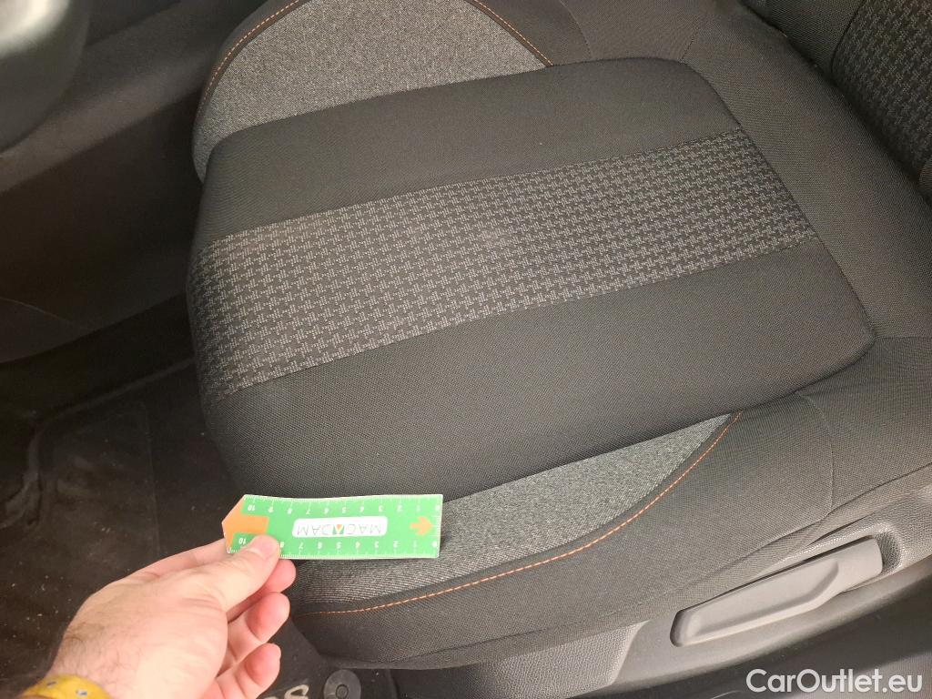 Peugeot  3008  Active Pack 1.5 HDi 130CV BVA8 E6d #17