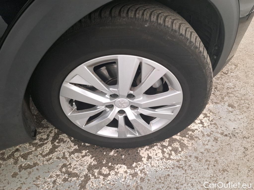 Peugeot  3008  Active Pack 1.5 HDi 130CV BVA8 E6d #20