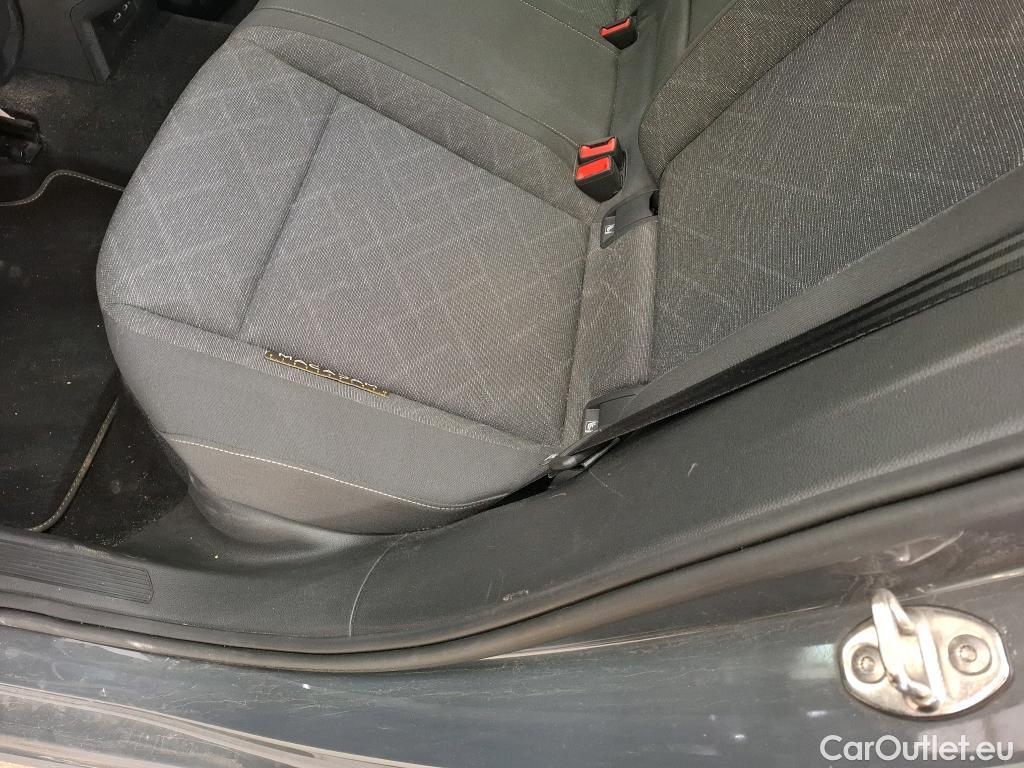  Volkswagen  Golf  VOLKSWAGEN / 2020 / 5P / Berline 2.0 TDI SCR 115 DSG7 Life Busi 1st #19