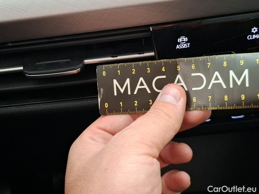  Volkswagen  Golf  VOLKSWAGEN / 2020 / 5P / Berline 2.0 TDI SCR 115 DSG7 Life Busi 1st #11