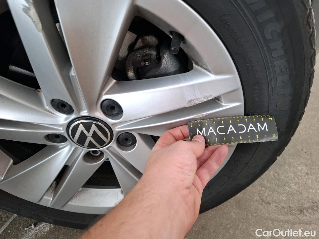  Volkswagen  Golf  VOLKSWAGEN / 2020 / 5P / Berline 2.0 TDI SCR 115 DSG7 Life Busi 1st #18