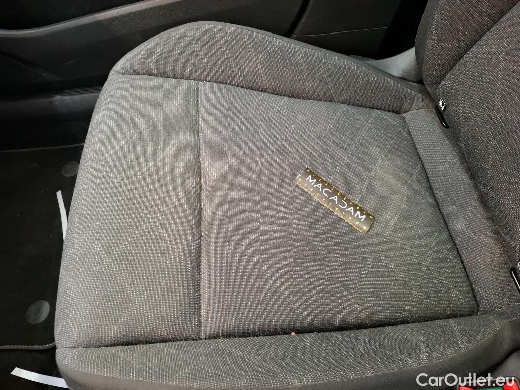  Volkswagen  Golf  VOLKSWAGEN / 2020 / 5P / Berline 2.0 TDI SCR 115 DSG7 Life Busi 1st #27