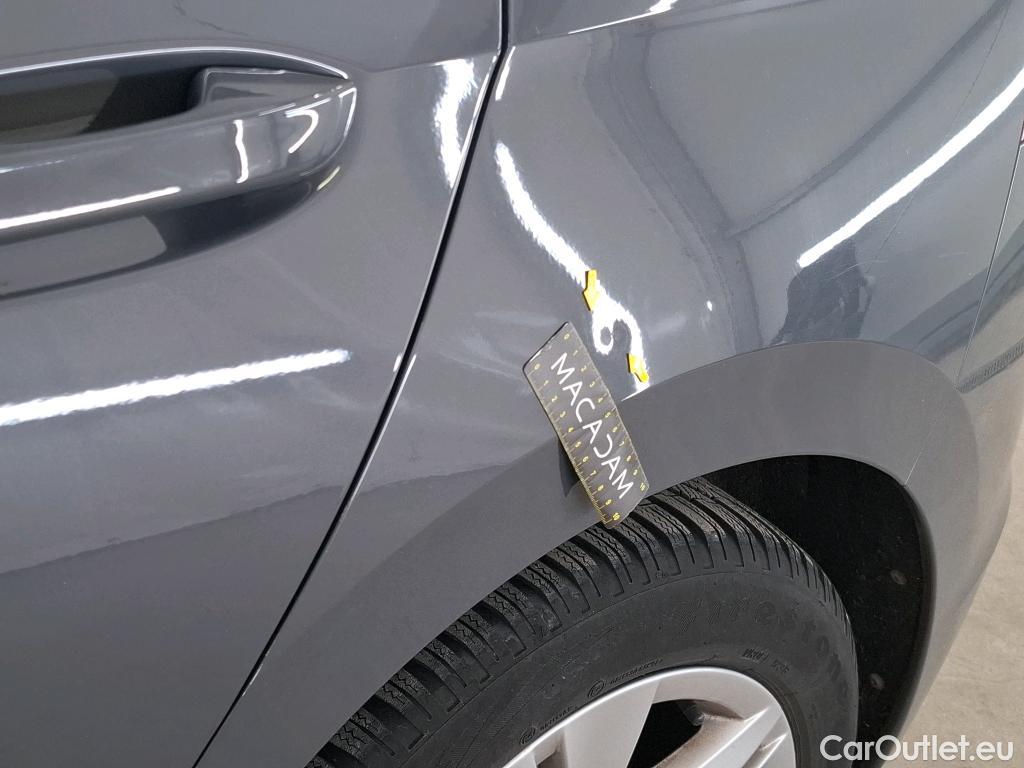  Volkswagen  Golf  VOLKSWAGEN / 2020 / 5P / Berline 2.0 TDI SCR 115 DSG7 Life Busi 1st #24