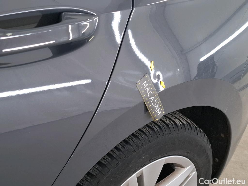  Volkswagen  Golf  VOLKSWAGEN / 2020 / 5P / Berline 2.0 TDI SCR 115 DSG7 Life Busi 1st #25