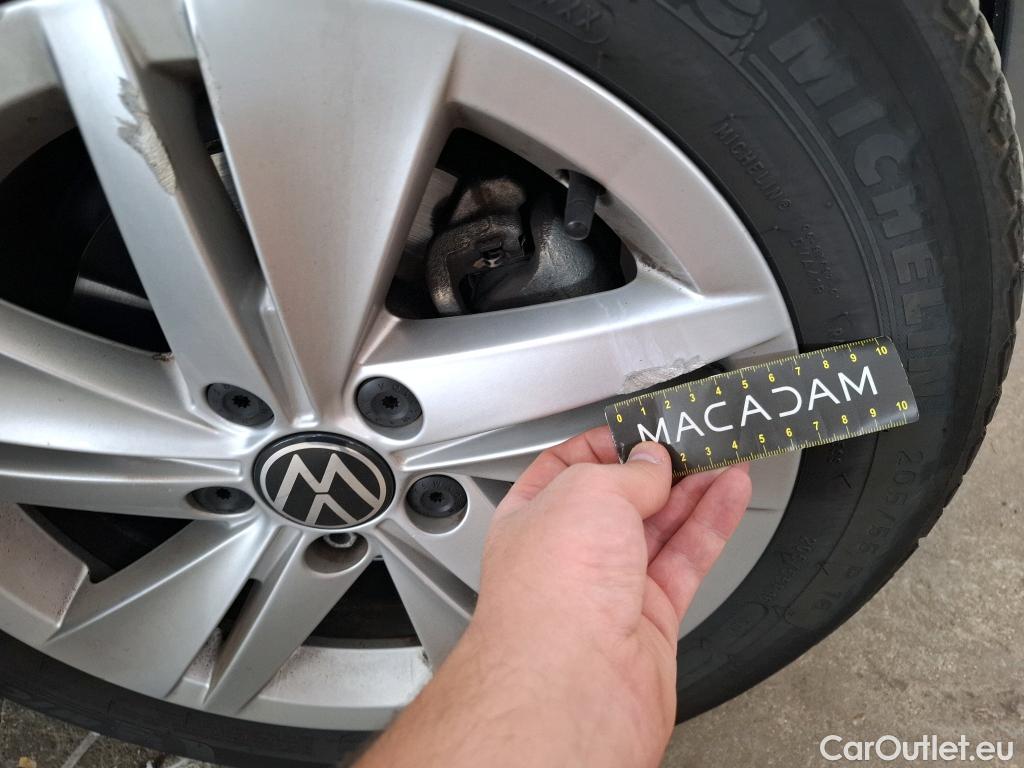  Volkswagen  Golf  VOLKSWAGEN / 2020 / 5P / Berline 2.0 TDI SCR 115 DSG7 Life Busi 1st #17