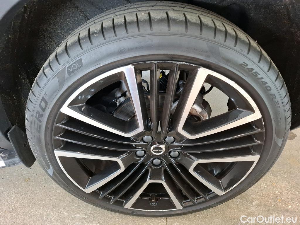  Volvo  XC 40 VOLVO XC40 / 2022 / 5P / SUV Recharge T5 262 DCT7 Ultimate #2