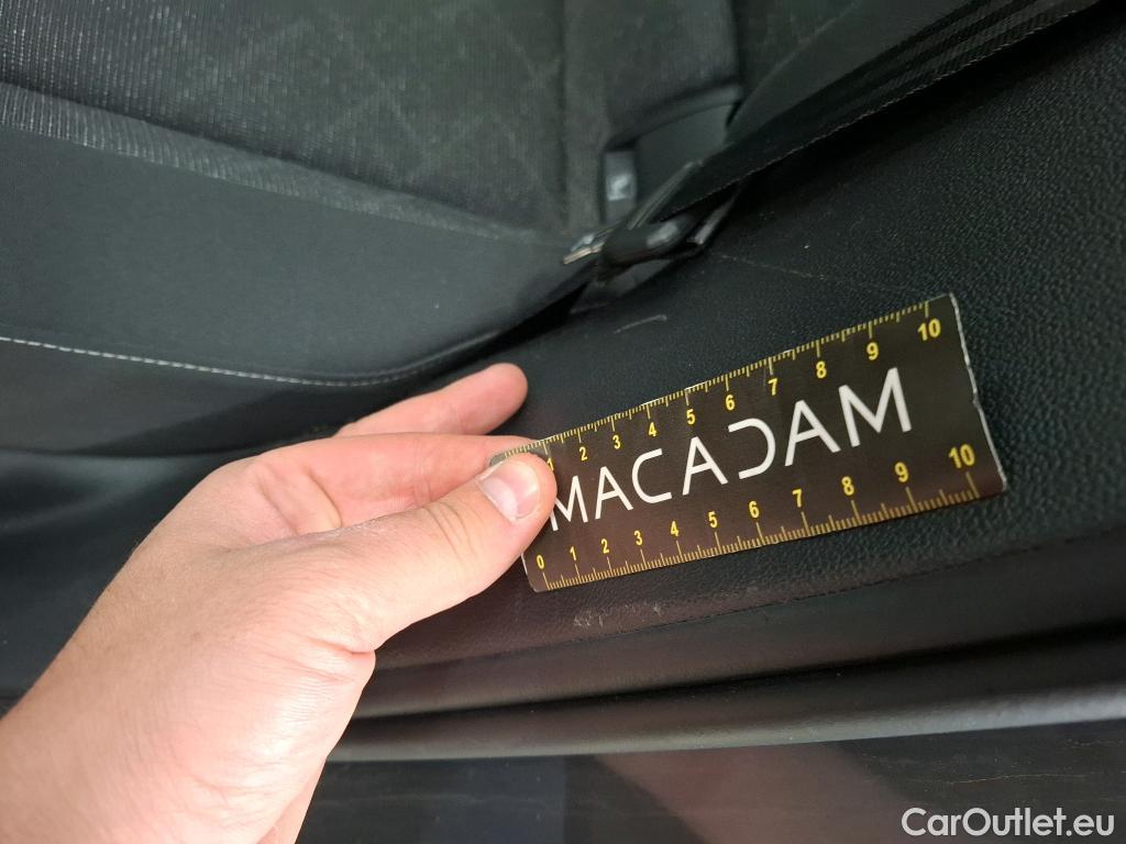  Volkswagen  Golf  VOLKSWAGEN / 2020 / 5P / Berline 2.0 TDI SCR 115 DSG7 Life Busi 1st #20