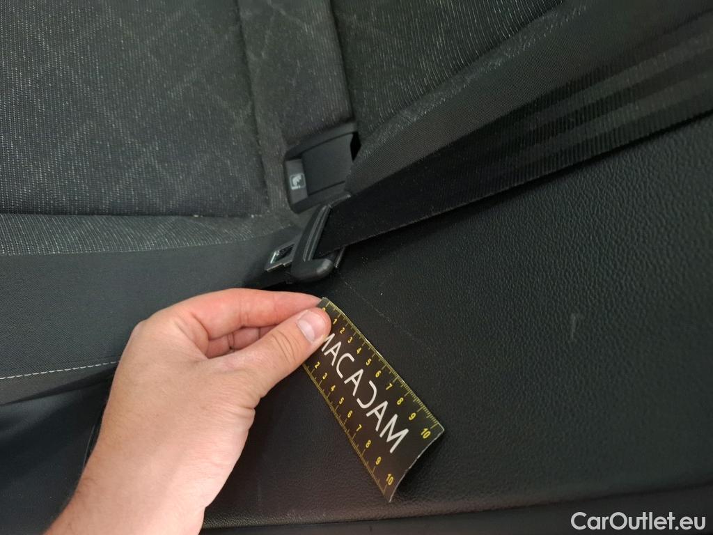  Volkswagen  Golf  VOLKSWAGEN / 2020 / 5P / Berline 2.0 TDI SCR 115 DSG7 Life Busi 1st #22