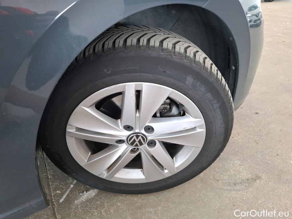  Volkswagen  Golf  VOLKSWAGEN / 2020 / 5P / Berline 2.0 TDI SCR 115 DSG7 Life Busi 1st #12