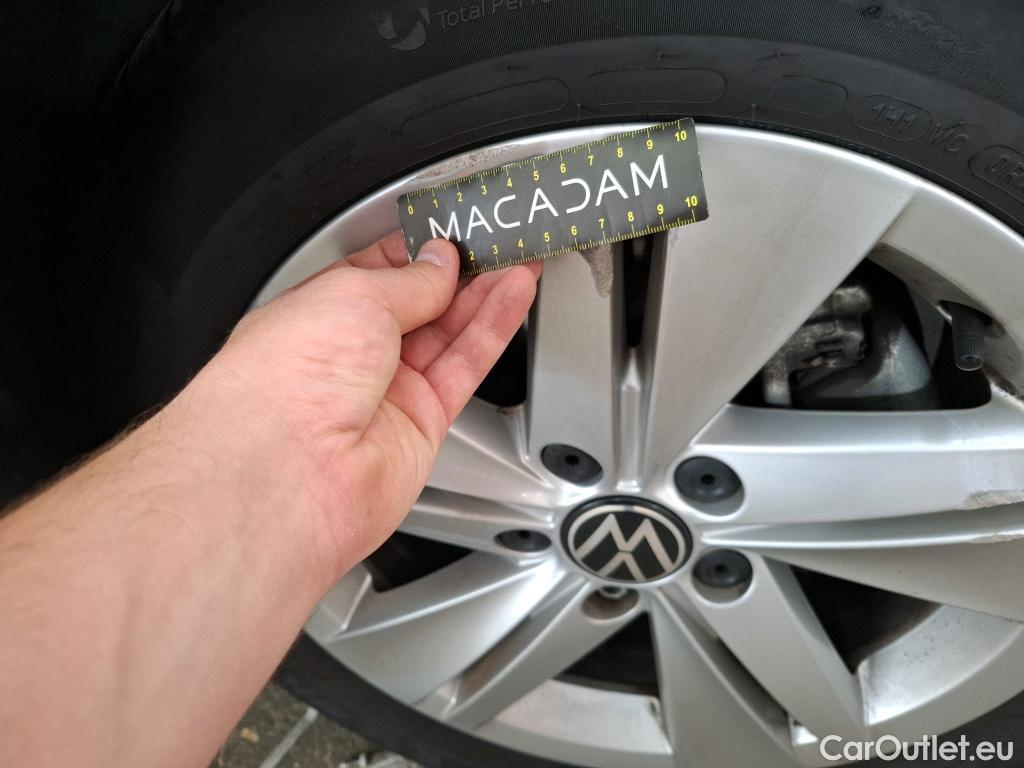  Volkswagen  Golf  VOLKSWAGEN / 2020 / 5P / Berline 2.0 TDI SCR 115 DSG7 Life Busi 1st #16