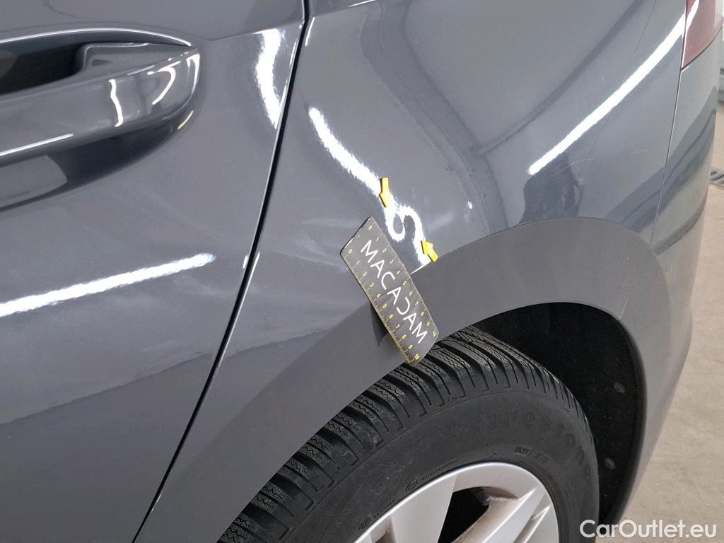  Volkswagen  Golf  VOLKSWAGEN / 2020 / 5P / Berline 2.0 TDI SCR 115 DSG7 Life Busi 1st #26