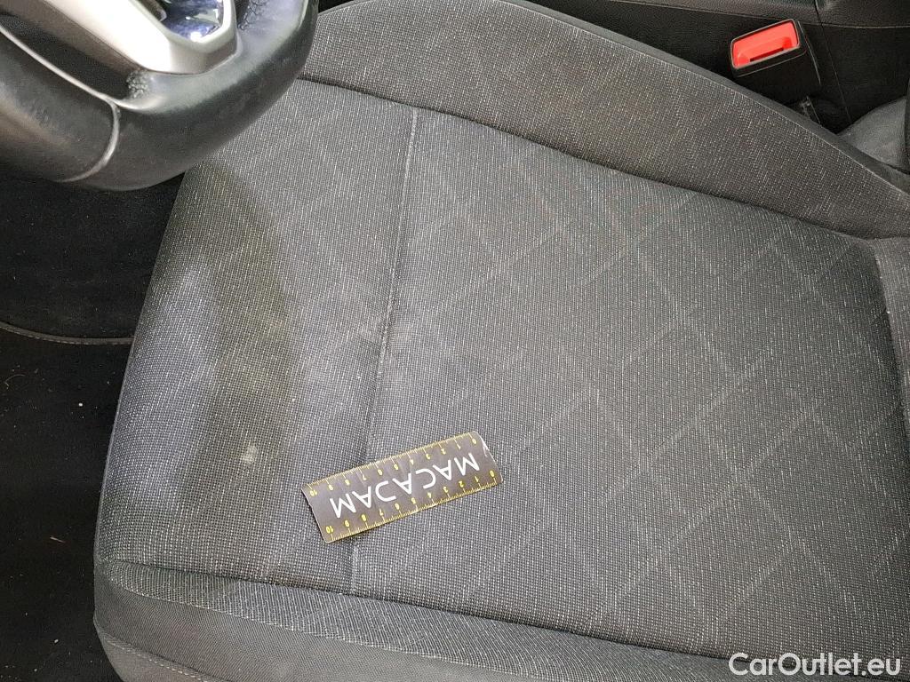  Volkswagen  Golf  VOLKSWAGEN / 2020 / 5P / Berline 2.0 TDI SCR 115 DSG7 Life Busi 1st #30