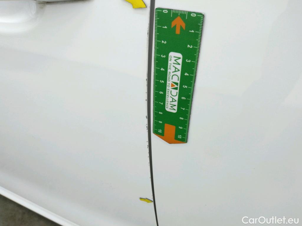  Peugeot  208  Affaire Premium Pack 1.5 HDi 100CV BVM5 E6dT #2