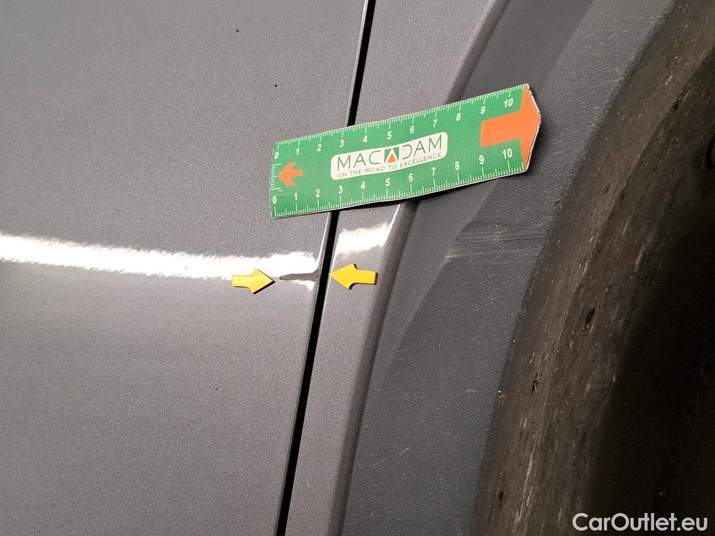  Peugeot  2008  Allure Business 1.5 HDi 130CV BVA8 E6d #46