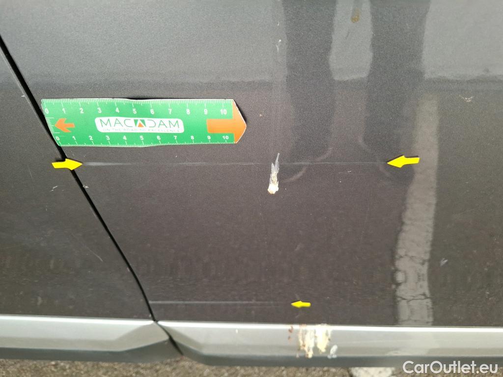  Peugeot  2008  Allure Business 1.5 HDi 130CV BVA8 E6d #44