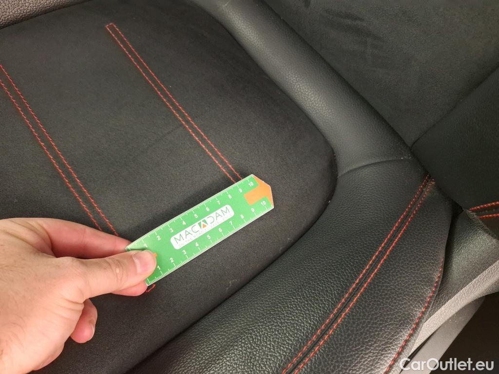 Mercedes  GLA MERCEDES-BENZ  / 2020 / 5P / SUV 2.0  200 D AMG LINE DCT #6