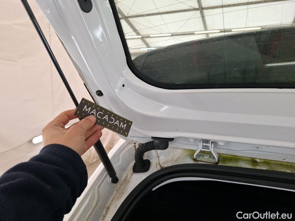  Peugeot  208  Premium 1.5 HDi 100CV BVM6 E6d #18