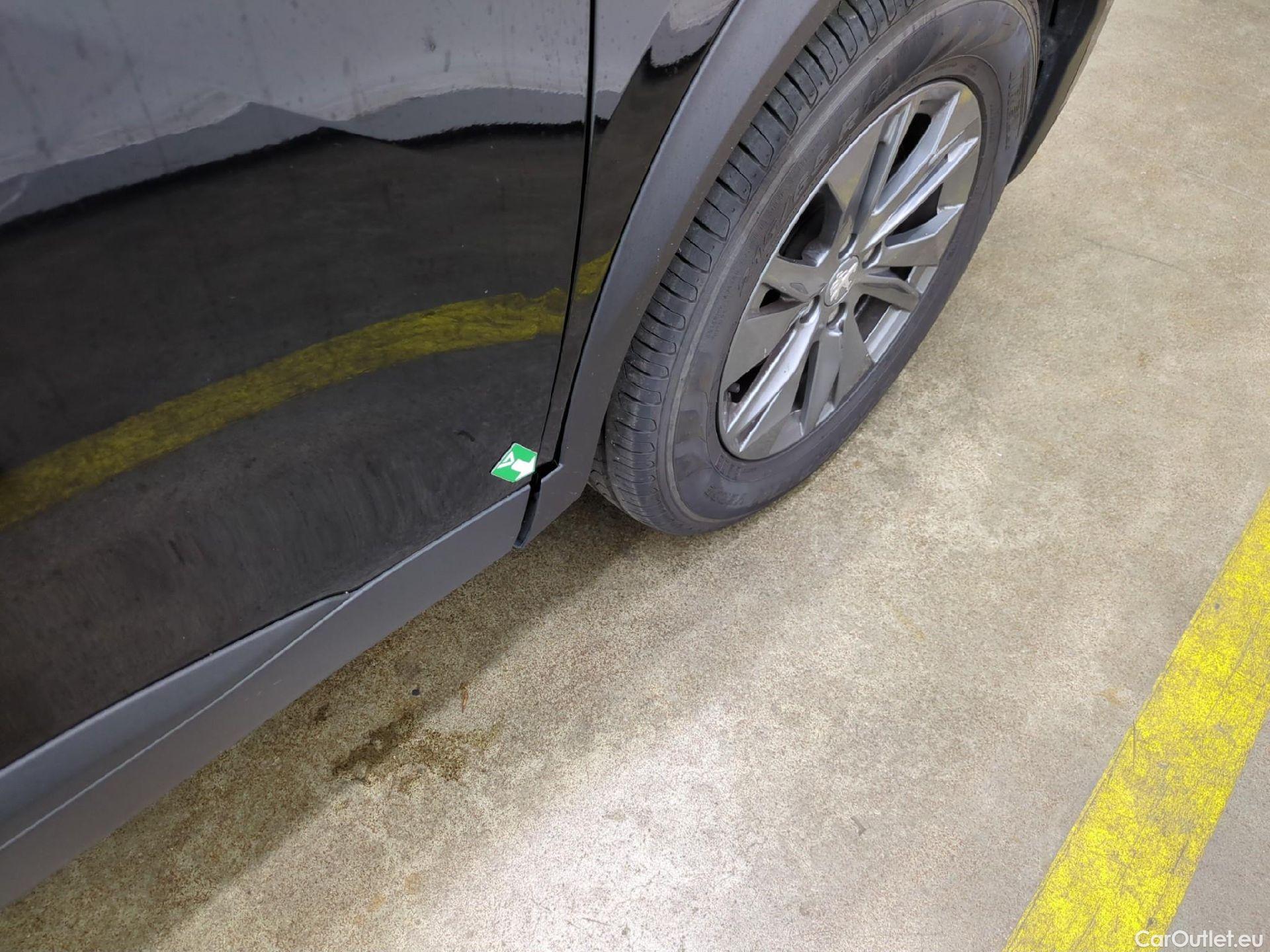  Peugeot  2008  Active Pack 1.2 PureTech 130CV BVA8 E6d #34