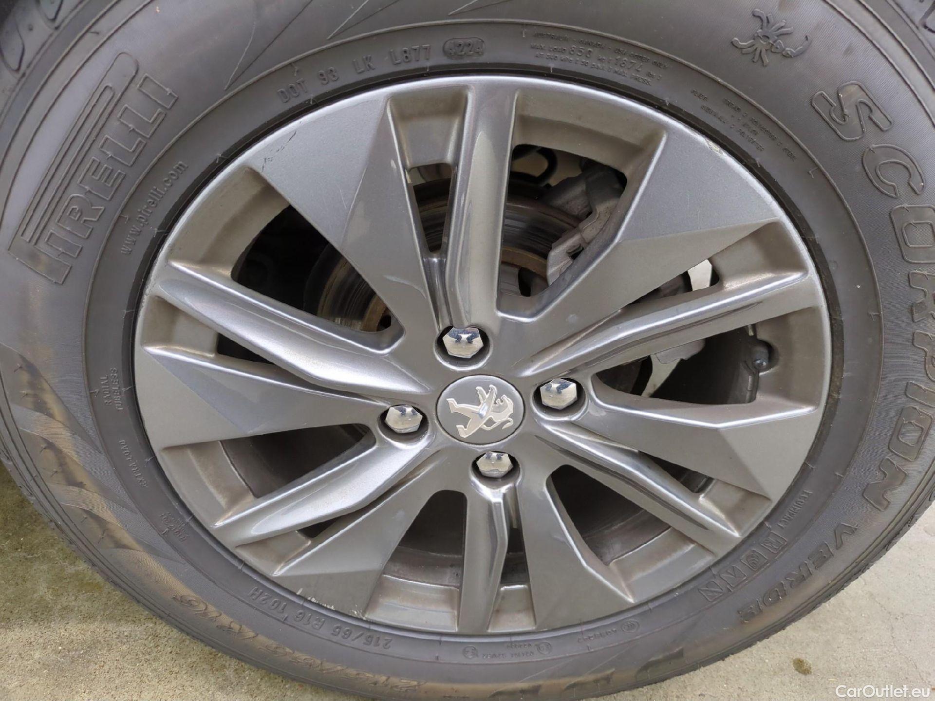  Peugeot  2008  Active Pack 1.2 PureTech 130CV BVA8 E6d #14