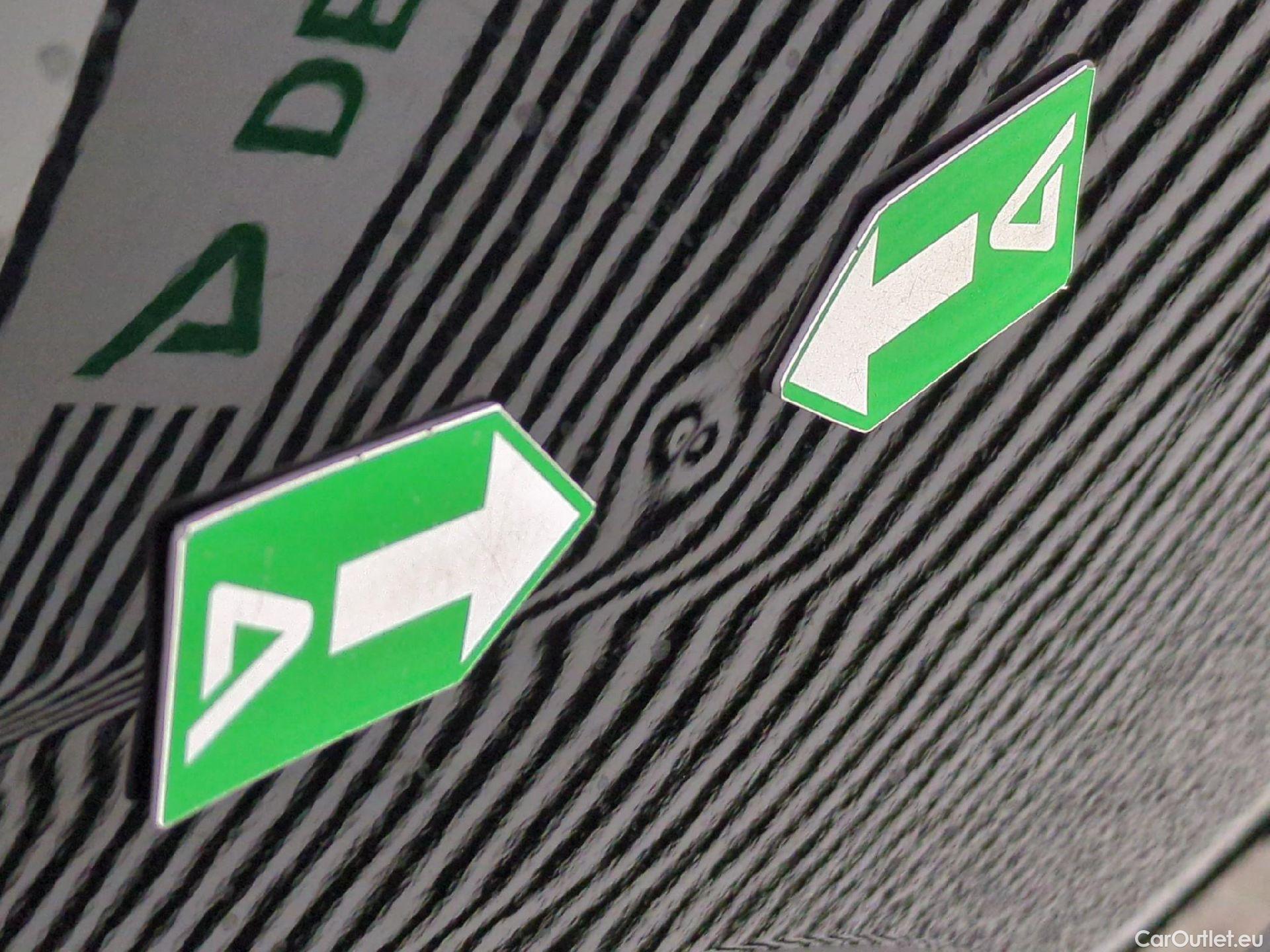  Peugeot  2008  Active Pack 1.2 PureTech 130CV BVA8 E6d #26