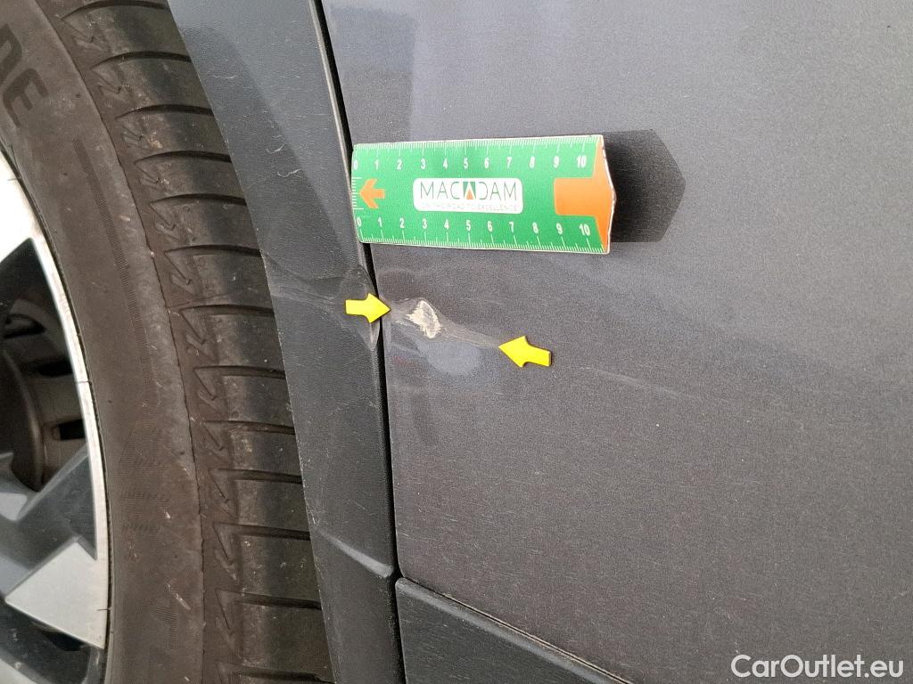  Peugeot  2008  Allure Business 1.5 HDi 130CV BVA8 E6d #15