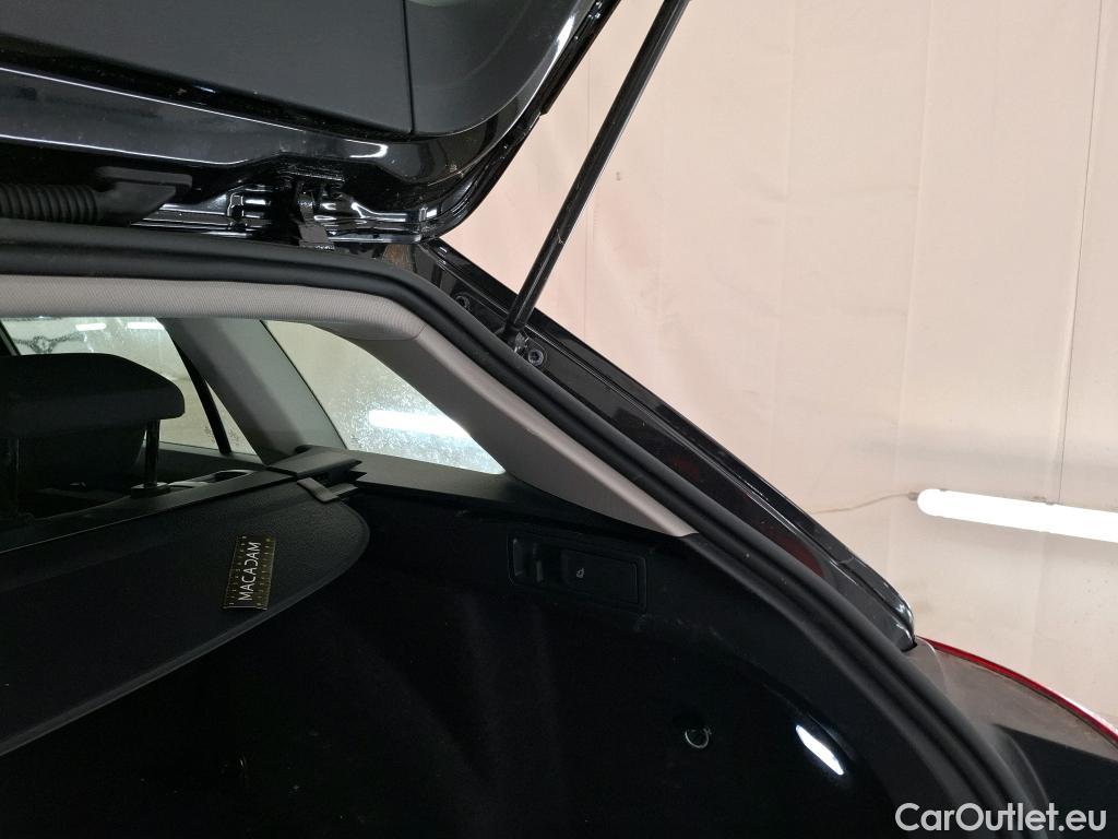  Volkswagen  Golf  VIII SW Life Plus 2.0 TDI 150CV BVA7 E6d #5