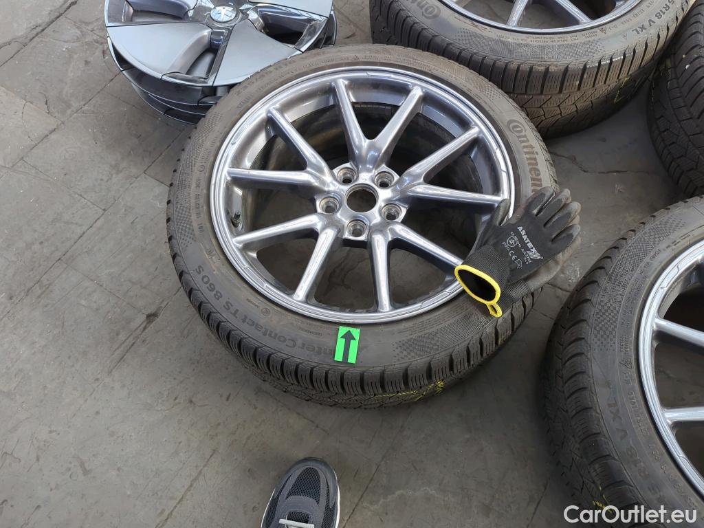 Tesla  Model 3 TESLA  Langstreckenbatt. Allradantrieb Dual Motor 4d 366kW #31