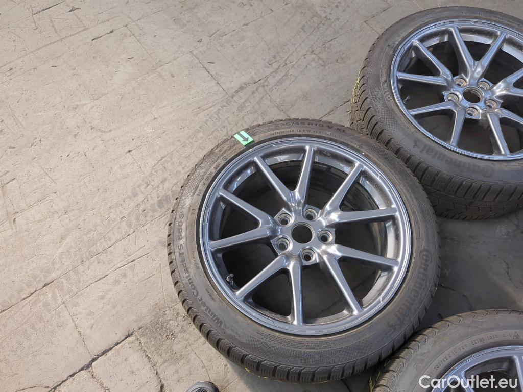 Tesla  Model 3 TESLA  Langstreckenbatt. Allradantrieb Dual Motor 4d 366kW #33