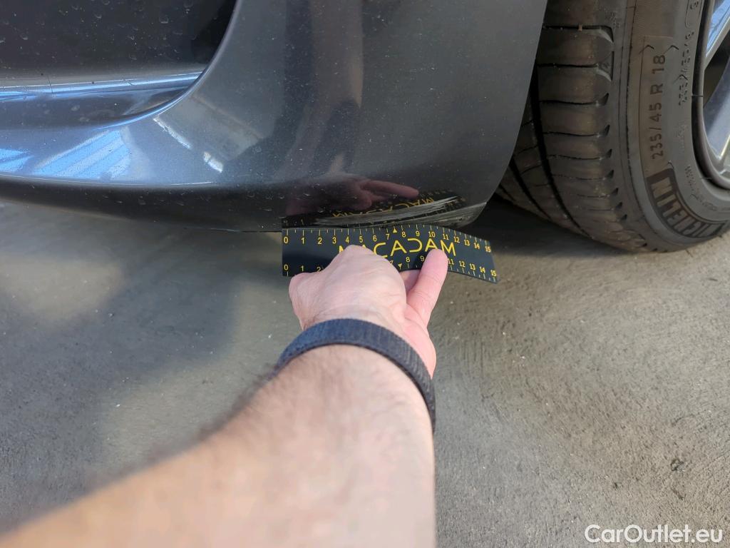 Tesla  Model 3 TESLA  Langstreckenbatt. Allradantrieb Dual Motor 4d 366kW #25