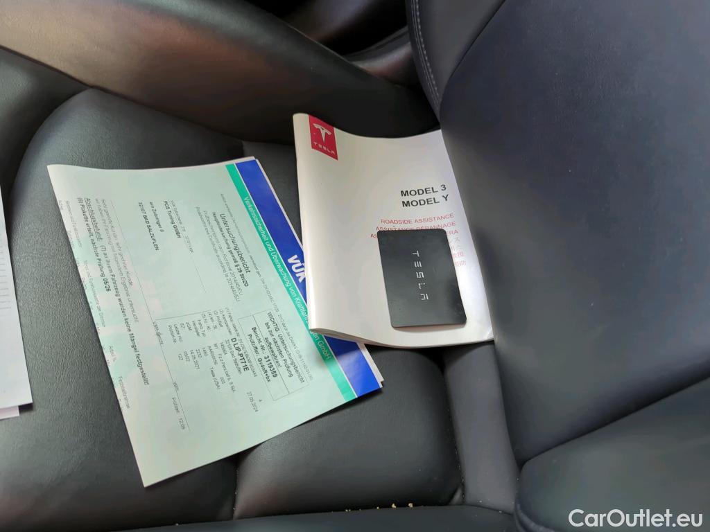 Tesla  Model 3 TESLA  Langstreckenbatt. Allradantrieb Dual Motor 4d 366kW #23