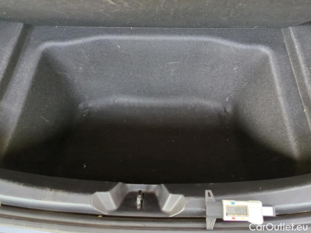 Tesla  Model 3 TESLA  Langstreckenbatt. Allradantrieb Dual Motor 4d 366kW #8