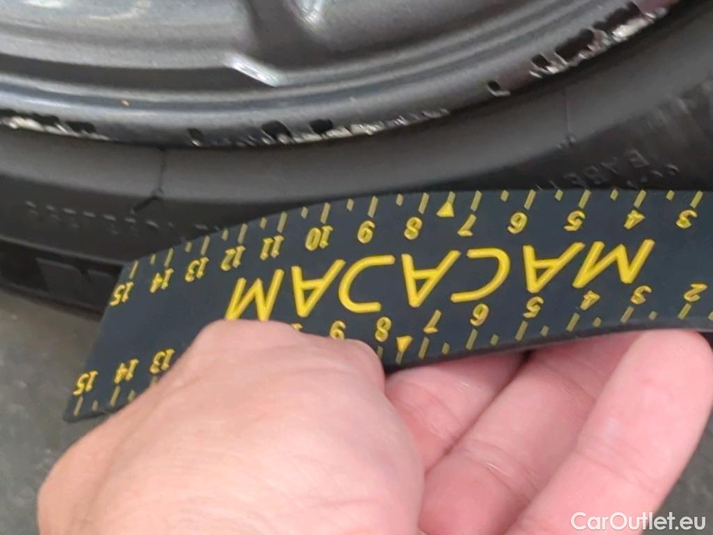 Tesla  Model 3 TESLA  Langstreckenbatt. Allradantrieb Dual Motor 4d 366kW #38