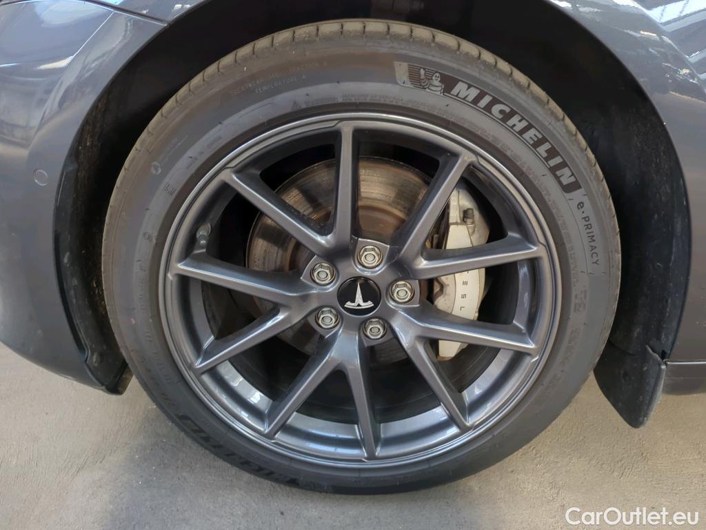 Tesla  Model 3 TESLA  Langstreckenbatt. Allradantrieb Dual Motor 4d 366kW #13