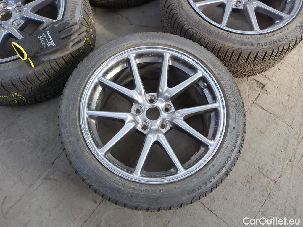 Tesla  Model 3 TESLA  Langstreckenbatt. Allradantrieb Dual Motor 4d 366kW #9