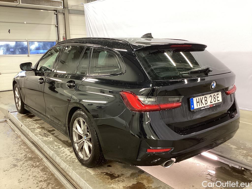 Bmw  Serie 3 320d xDrive Touring Sport Line Drag #3