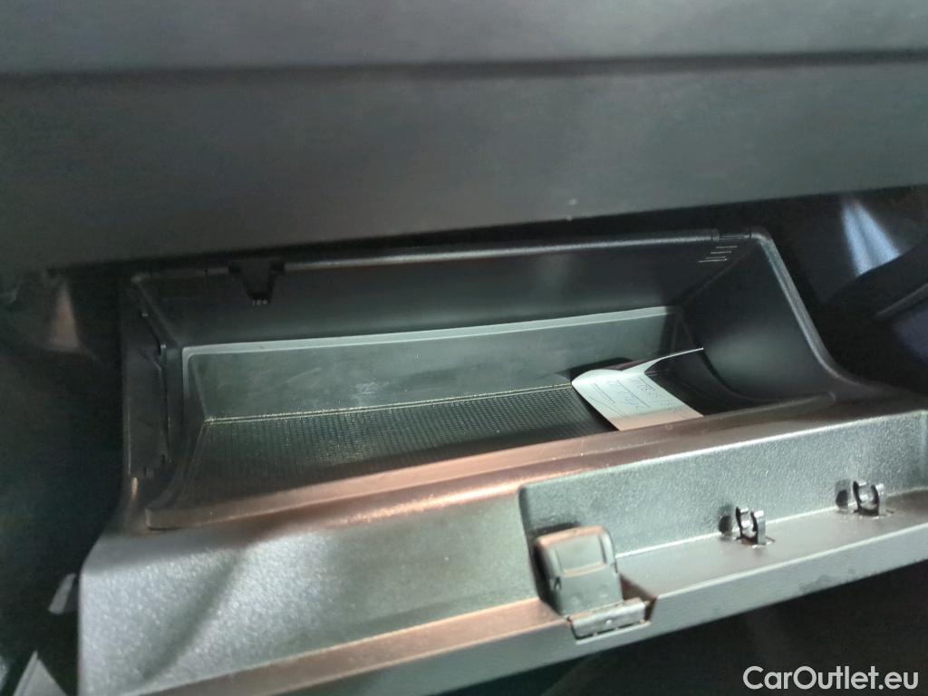 Volvo  XC 40 XC40 Momentum 2WD 1.5 T3 120KW AT8 E6d #24