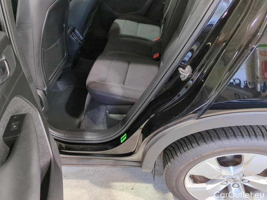 Volvo  XC 40 XC40 Momentum 2WD 1.5 T3 120KW AT8 E6d #29