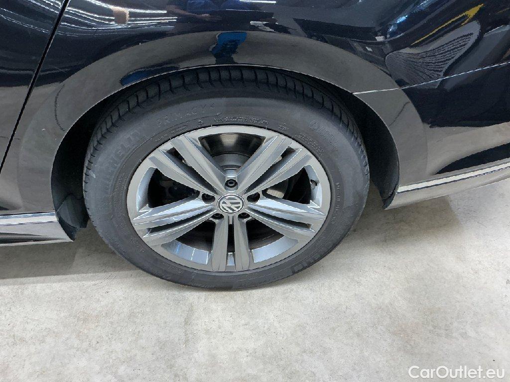 Volkswagen  Passat  Variant Business 4Motion 2.0 TDI 140KW AT7 E6dT #33