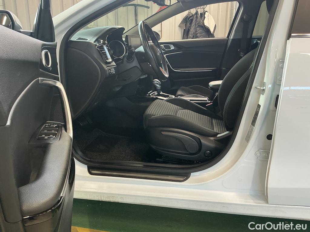 KIA  Cee'd SW Plug-In Advance #6