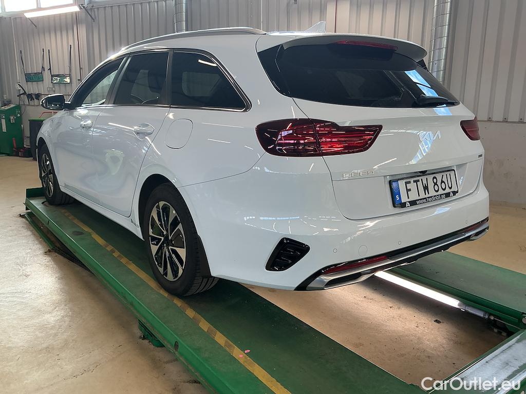 KIA  Cee'd SW Plug-In Advance #4