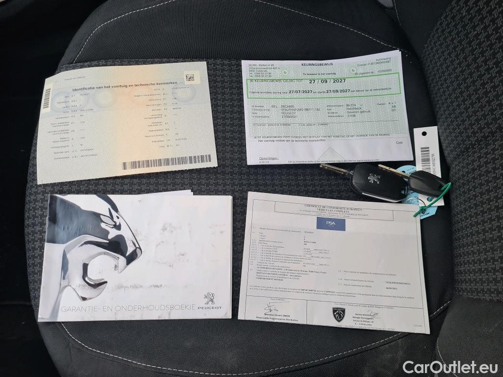 Peugeot  308 Active Pack 1.2 PureTech S&S 110pk/cv 5p Manual Petrol  9 #5