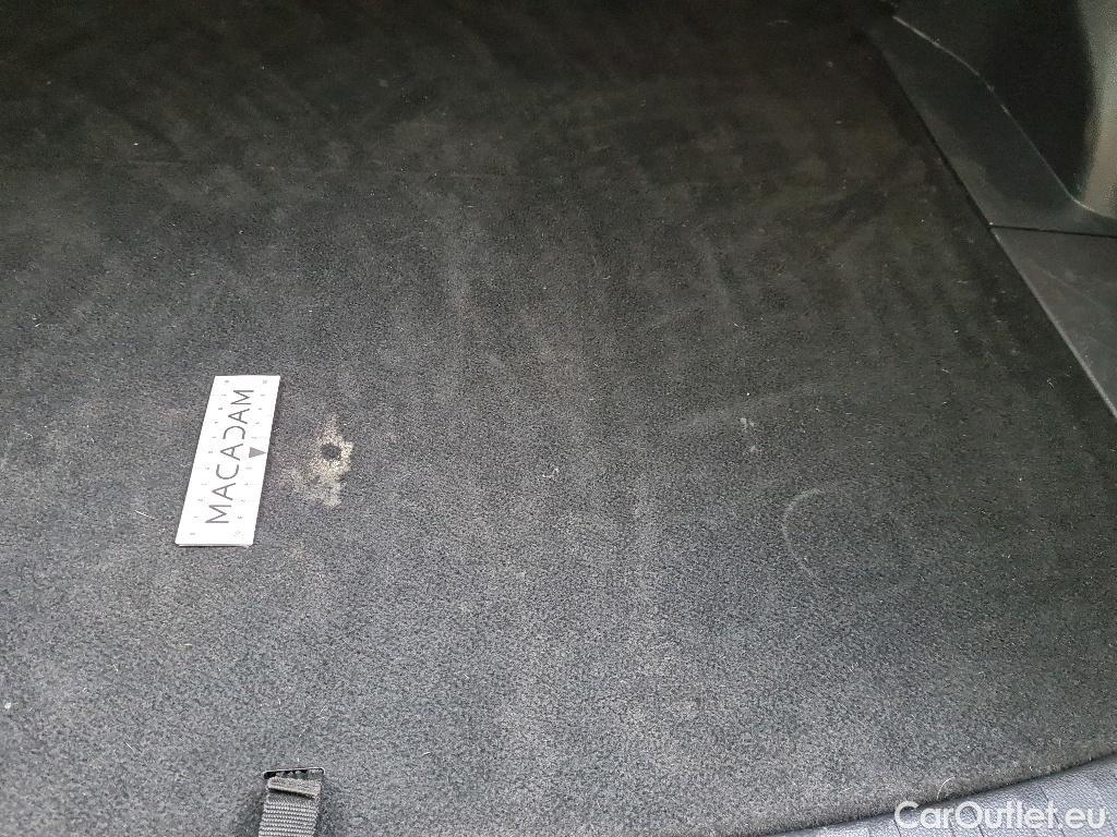 Toyota  RAV4 Premium+ Hybrid 2.5VVT-i 218pk/cv 5p e-CVT Automatic Petrol/Electric  4 #35